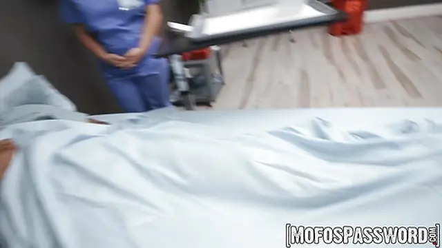 Chloe Copper takes her colleague′s cock🍆 deep in her pussy🌮️