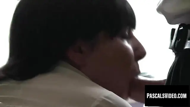 Lush MILF enjoys intense floor play with a huge ass🍑