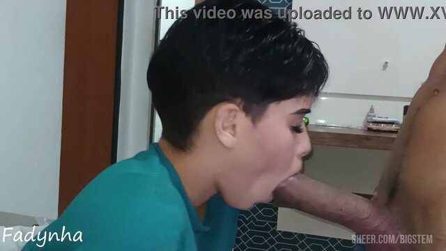 Latina maid with a huge butt gets her cheeks licked