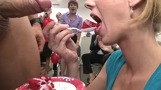 DANCING BEAR - Girls Crave Big Dick🌭 for Their Birthdays